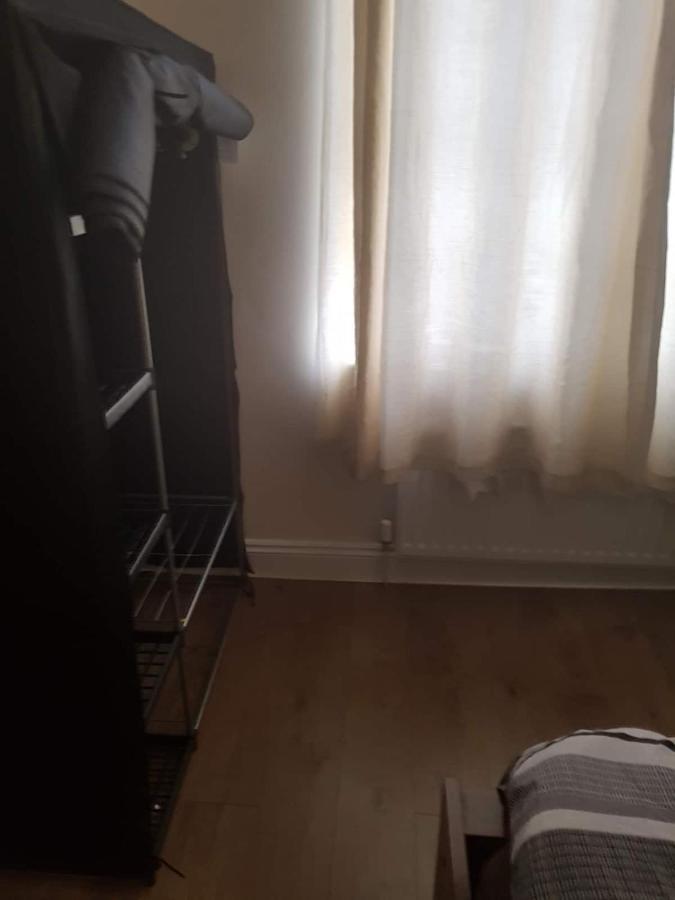 En Bedrooms, Heaton, * Newcastle upon Tyne